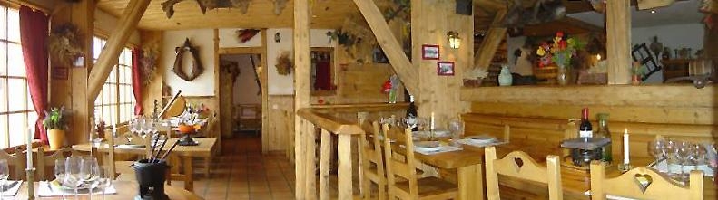 Caveau Courchevel - tables of the terrace